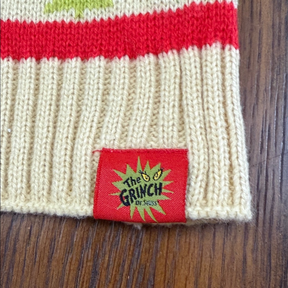 The Grinch-He’s a mean one! - Knit Christmas Sweater. Size M. - Picture 4 of 13
